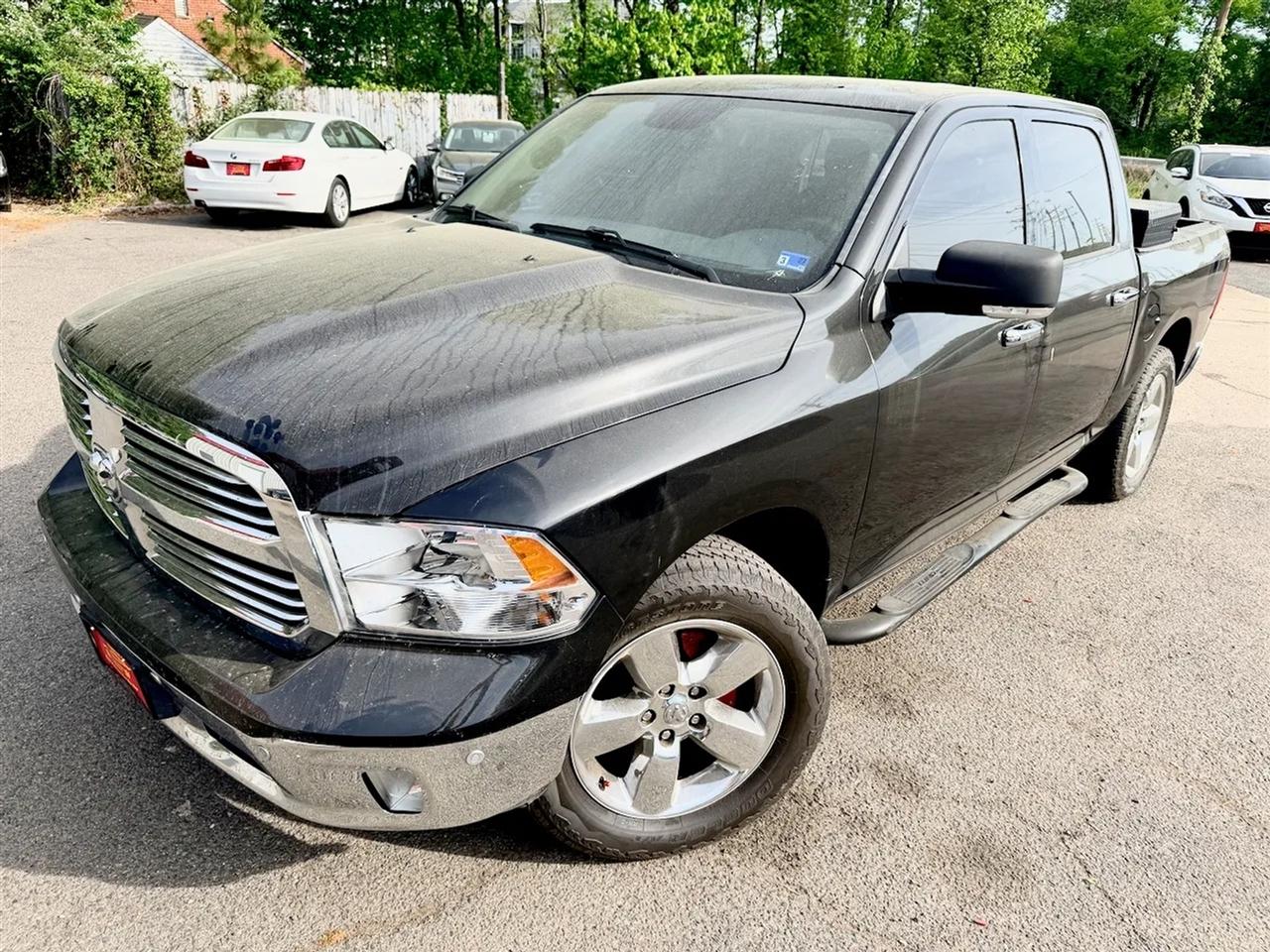 2016 RAM 1500 SLT Crew Cab SWB 4WD