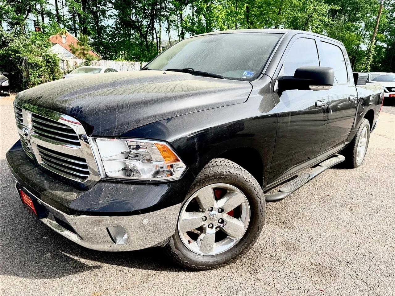 RAM 1500 SLT Crew Cab SWB 4WD 2016