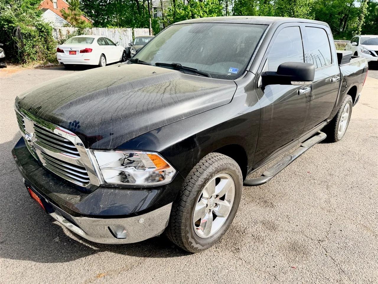 RAM 1500 SLT Crew Cab SWB 4WD 2016