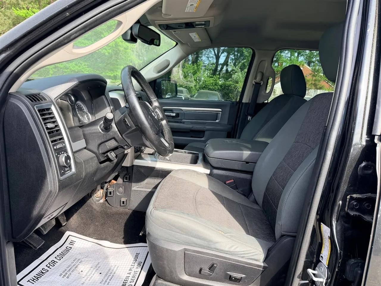 RAM 1500 SLT Crew Cab SWB 4WD 2016
