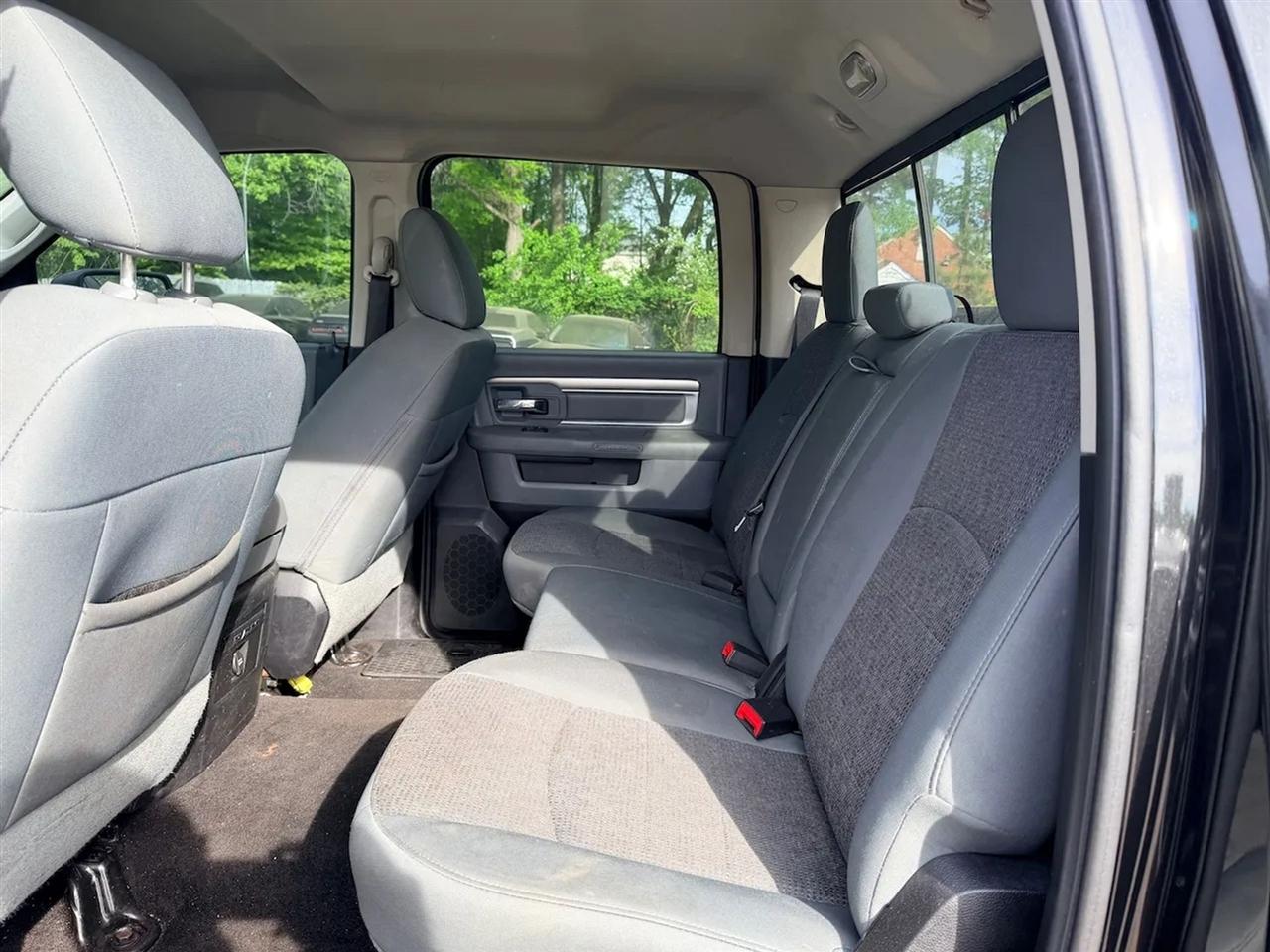 RAM 1500 SLT Crew Cab SWB 4WD 2016