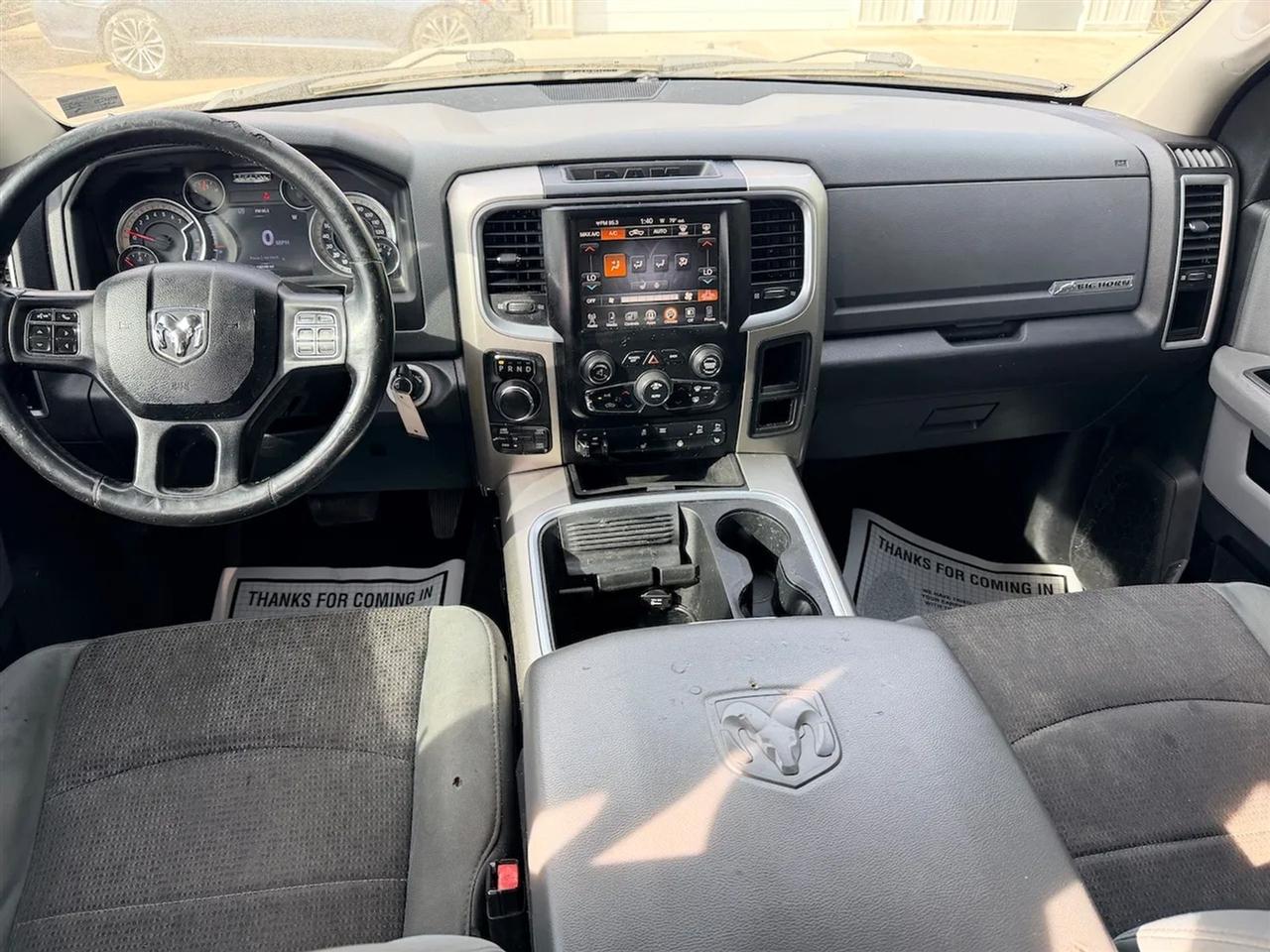 RAM 1500 SLT Crew Cab SWB 4WD 2016