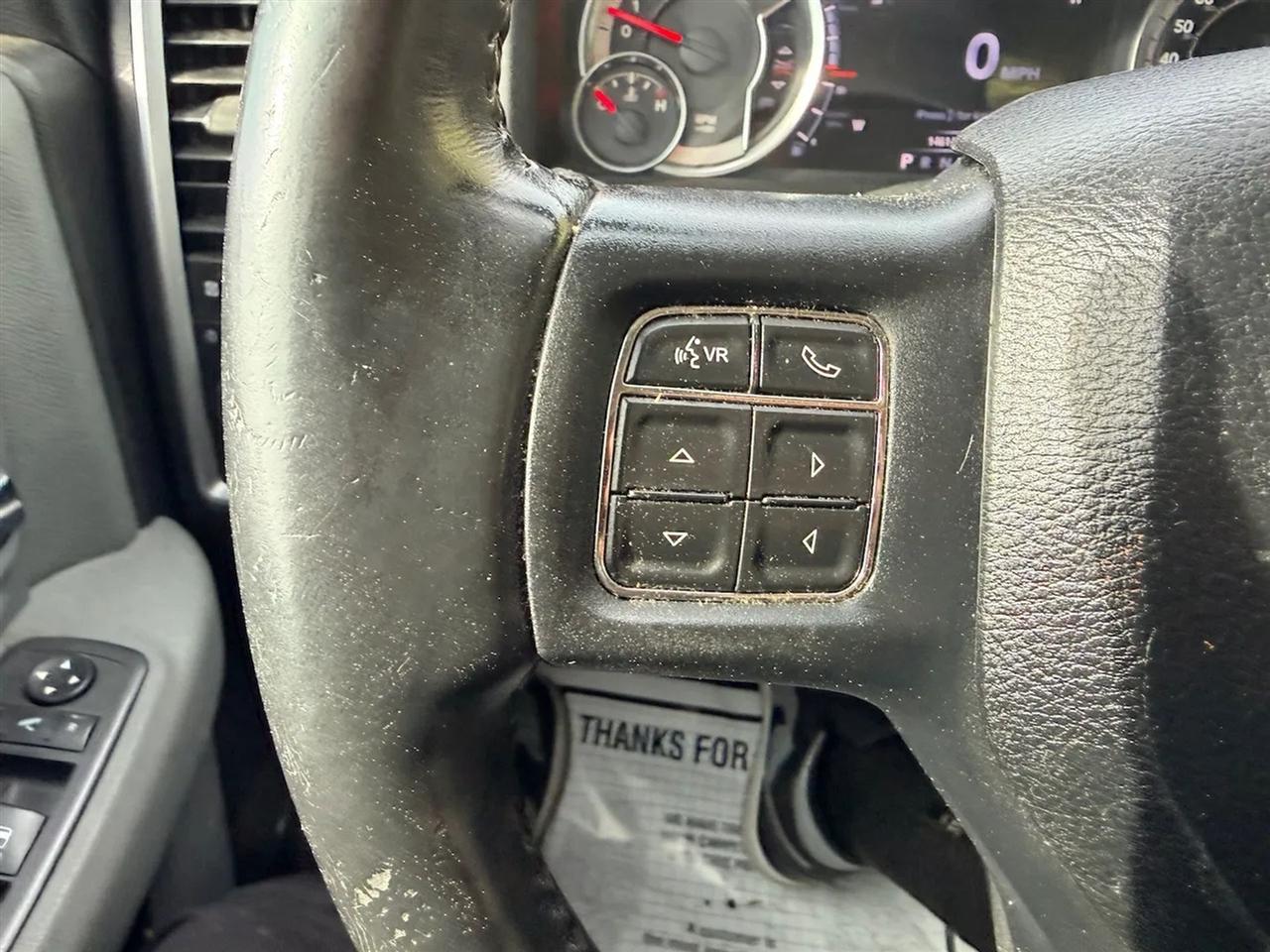 RAM 1500 SLT Crew Cab SWB 4WD 2016