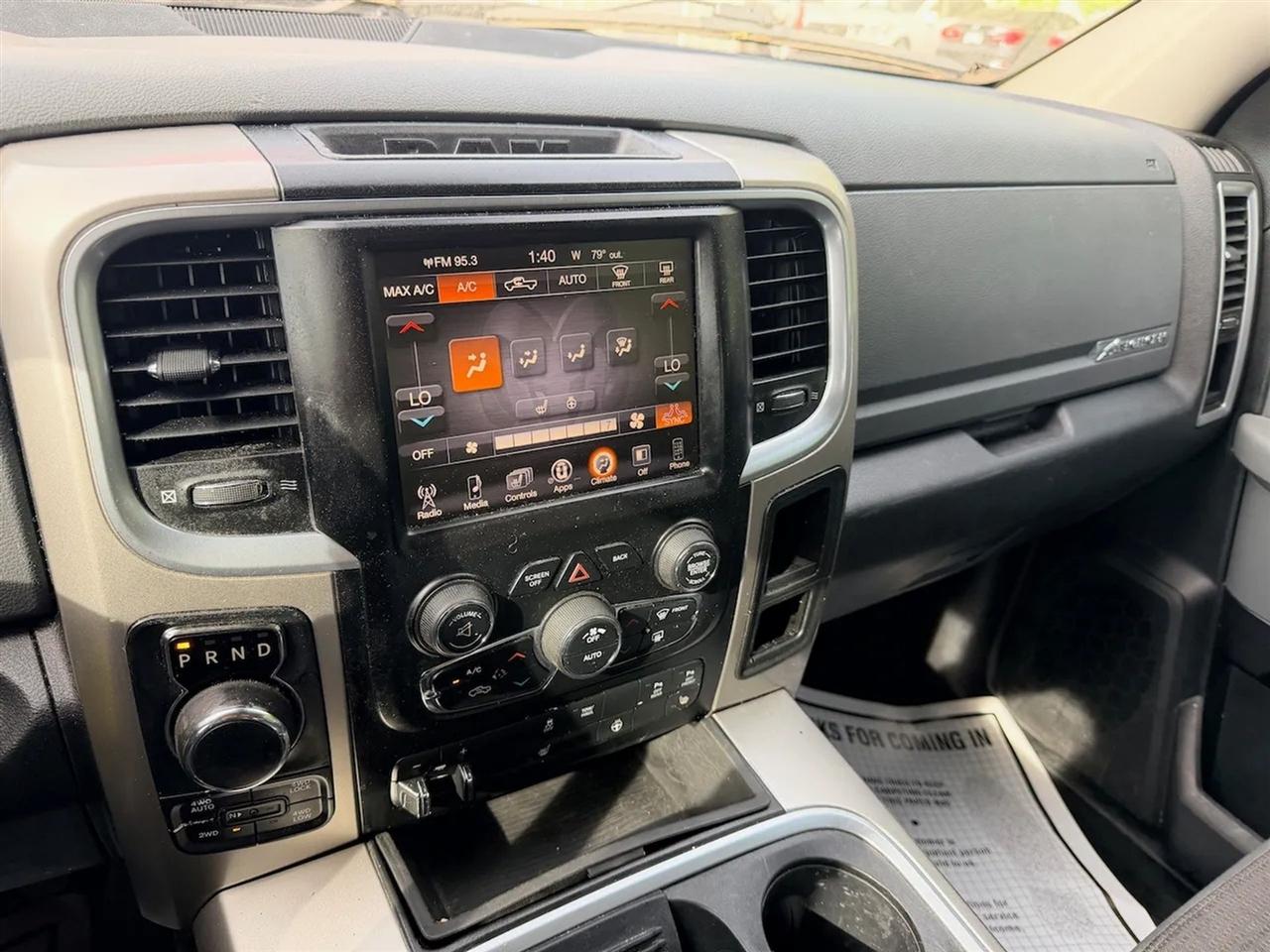 RAM 1500 SLT Crew Cab SWB 4WD 2016