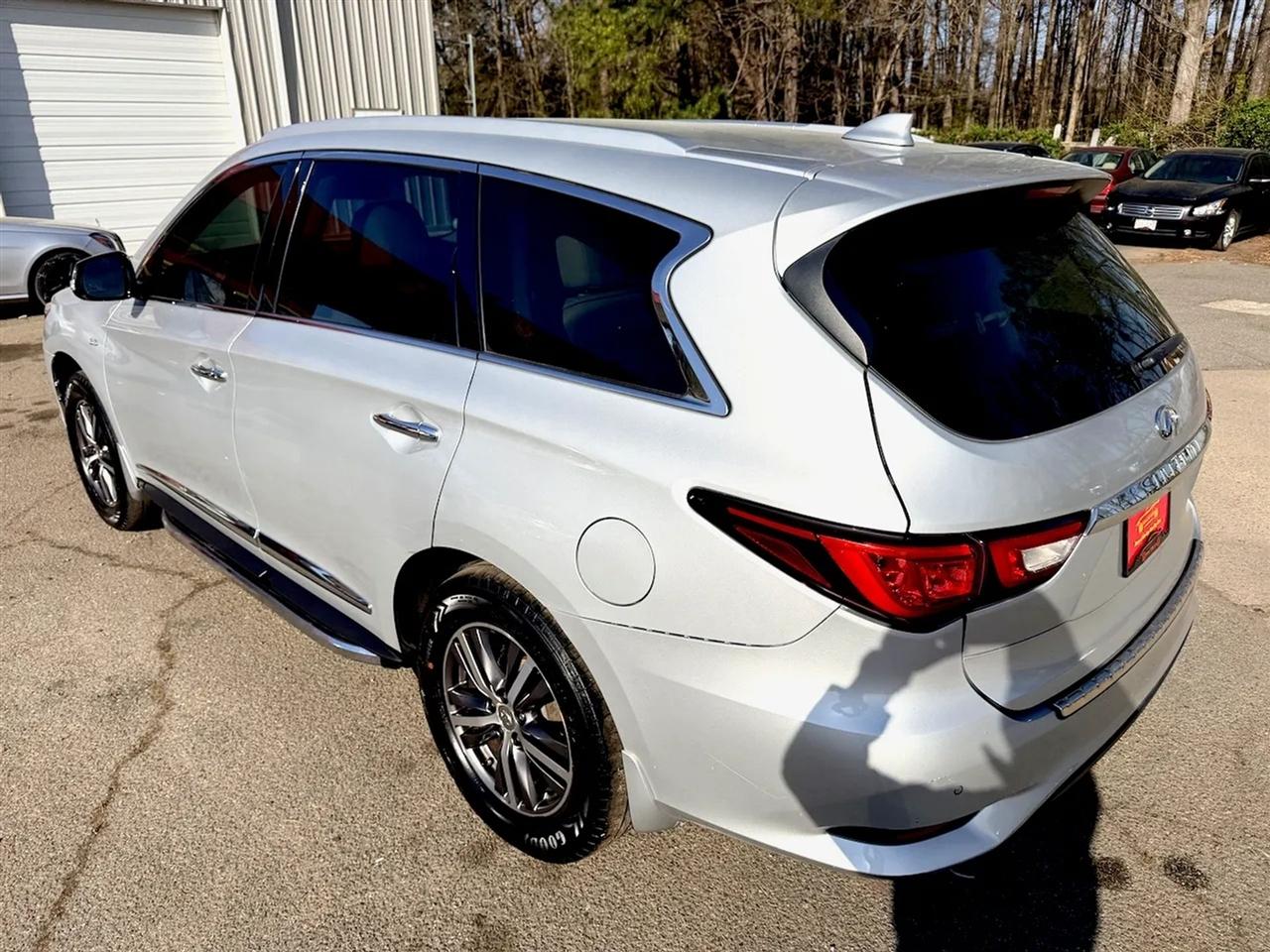 Infiniti QX60 Base AWD 2018
