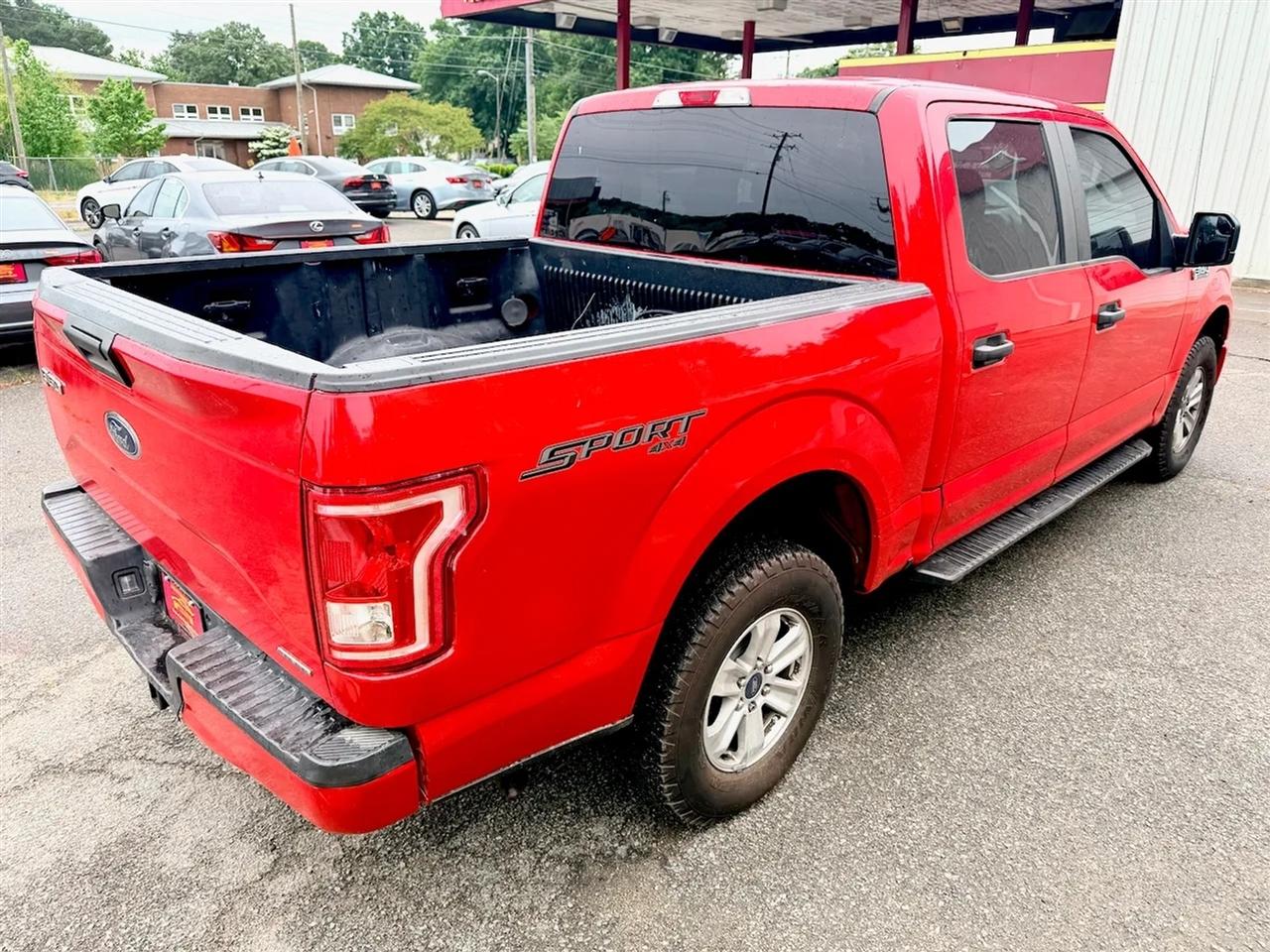 Ford F-150 XL SuperCrew 5.5-ft. Bed 4WD 2015