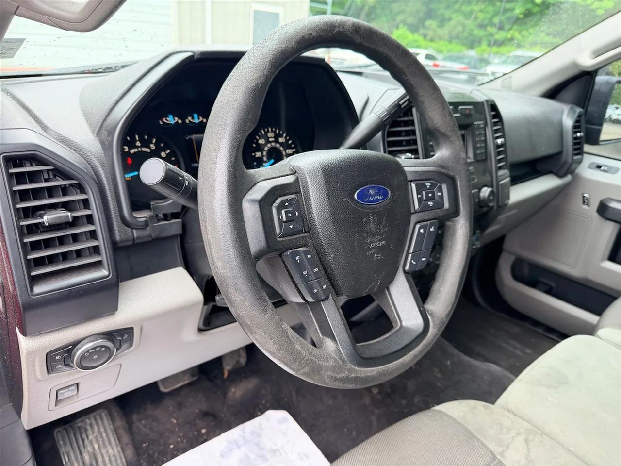 Ford F-150 XL SuperCrew 5.5-ft. Bed 4WD 2015