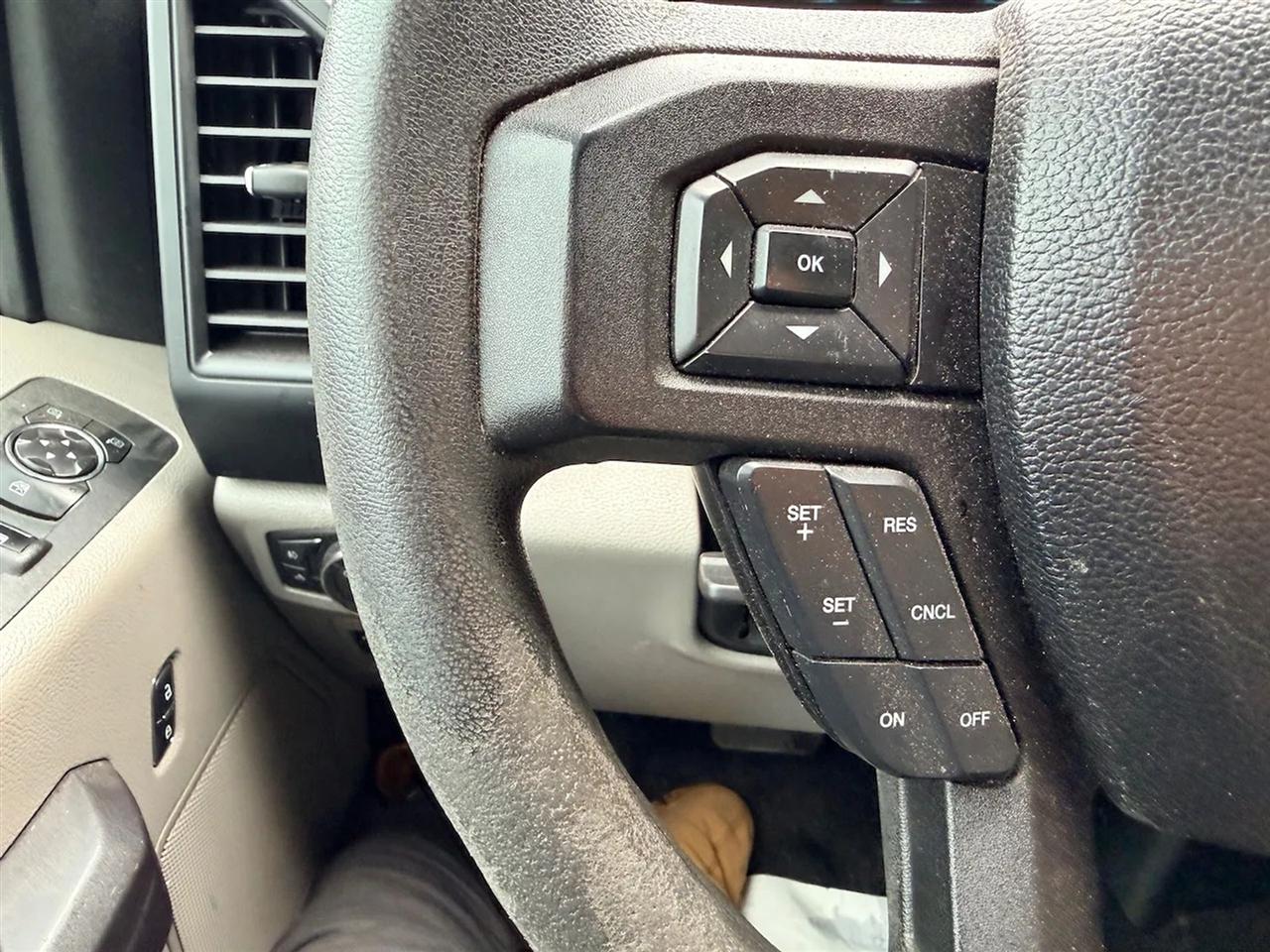 Ford F-150 XL SuperCrew 5.5-ft. Bed 4WD 2015