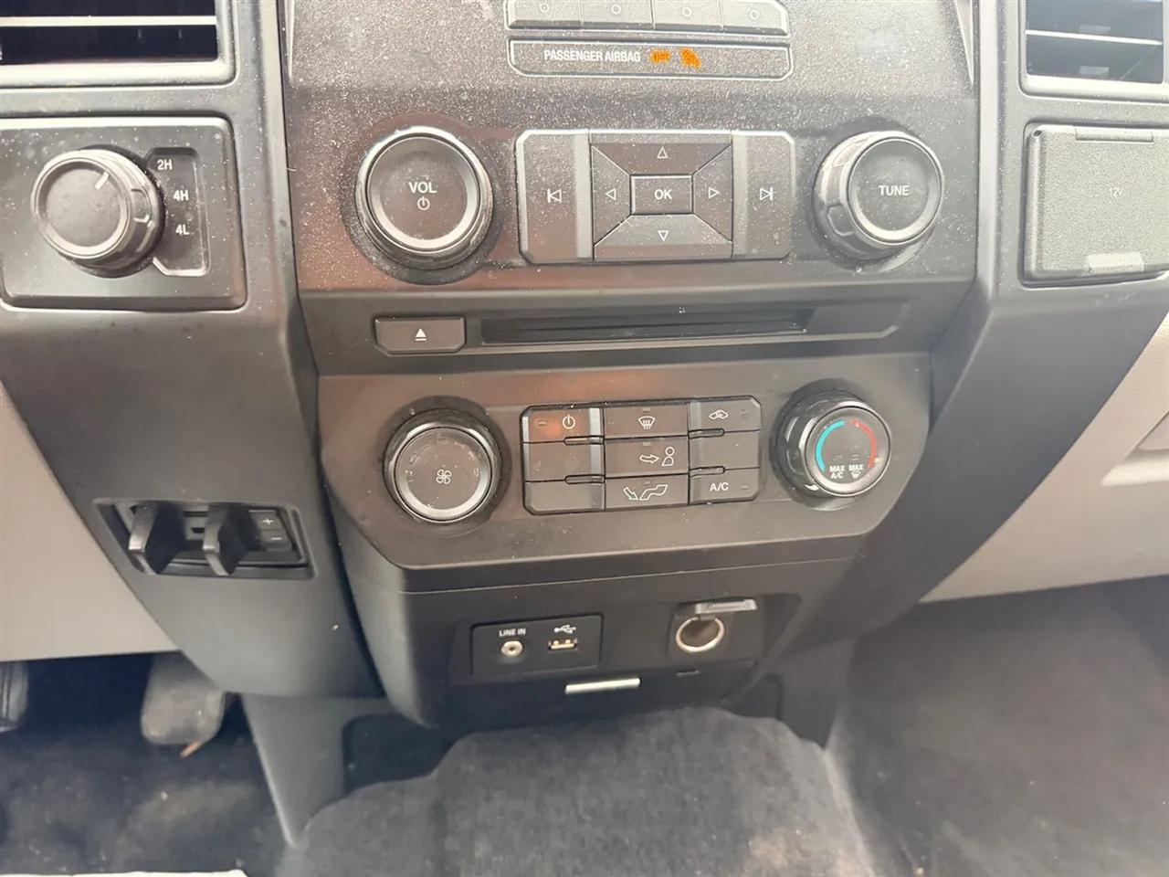 Ford F-150 XL SuperCrew 5.5-ft. Bed 4WD 2015