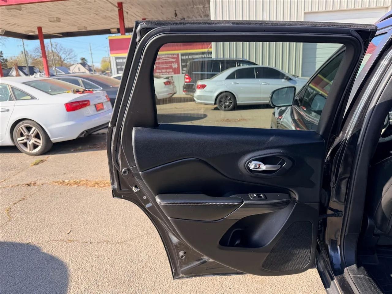 Jeep Cherokee Limited 4WD 2015