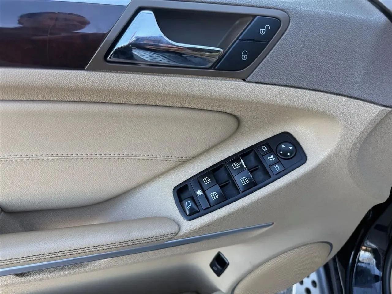 Mercedes-Benz GL-Class GL550 4MATIC 2012