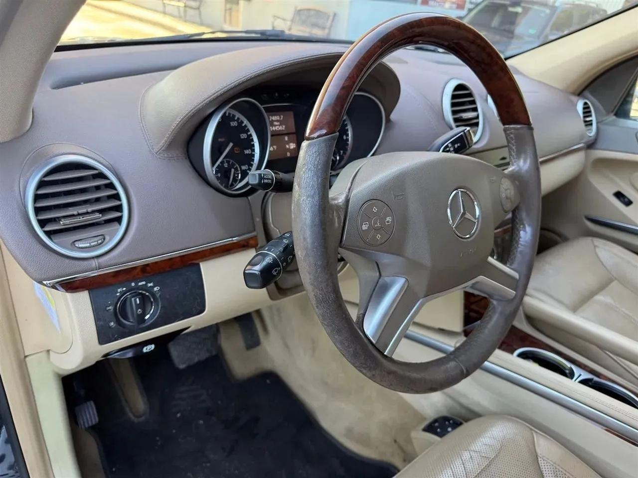 Mercedes-Benz GL-Class GL550 4MATIC 2012