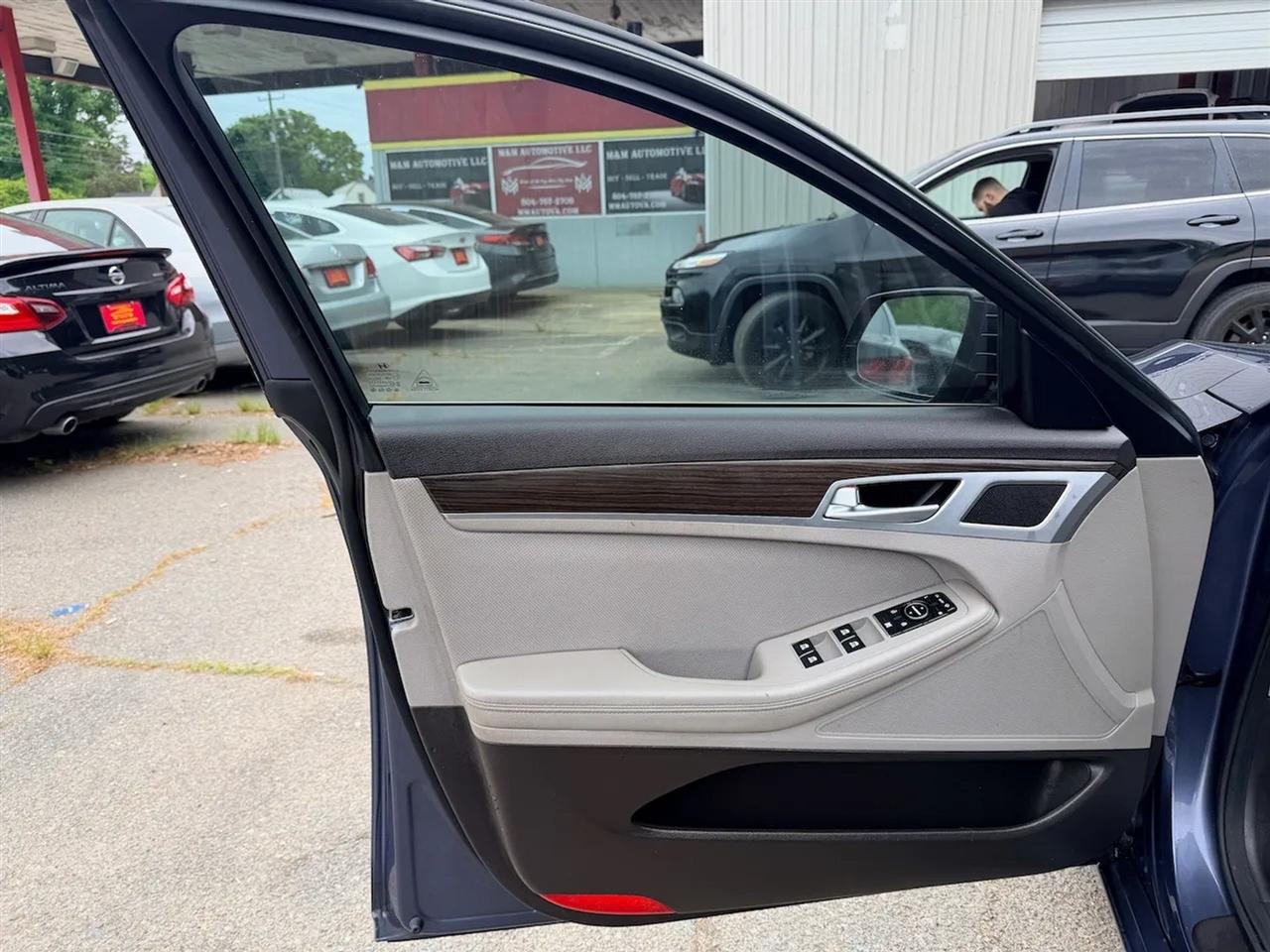 Hyundai Genesis 3.8L 2016