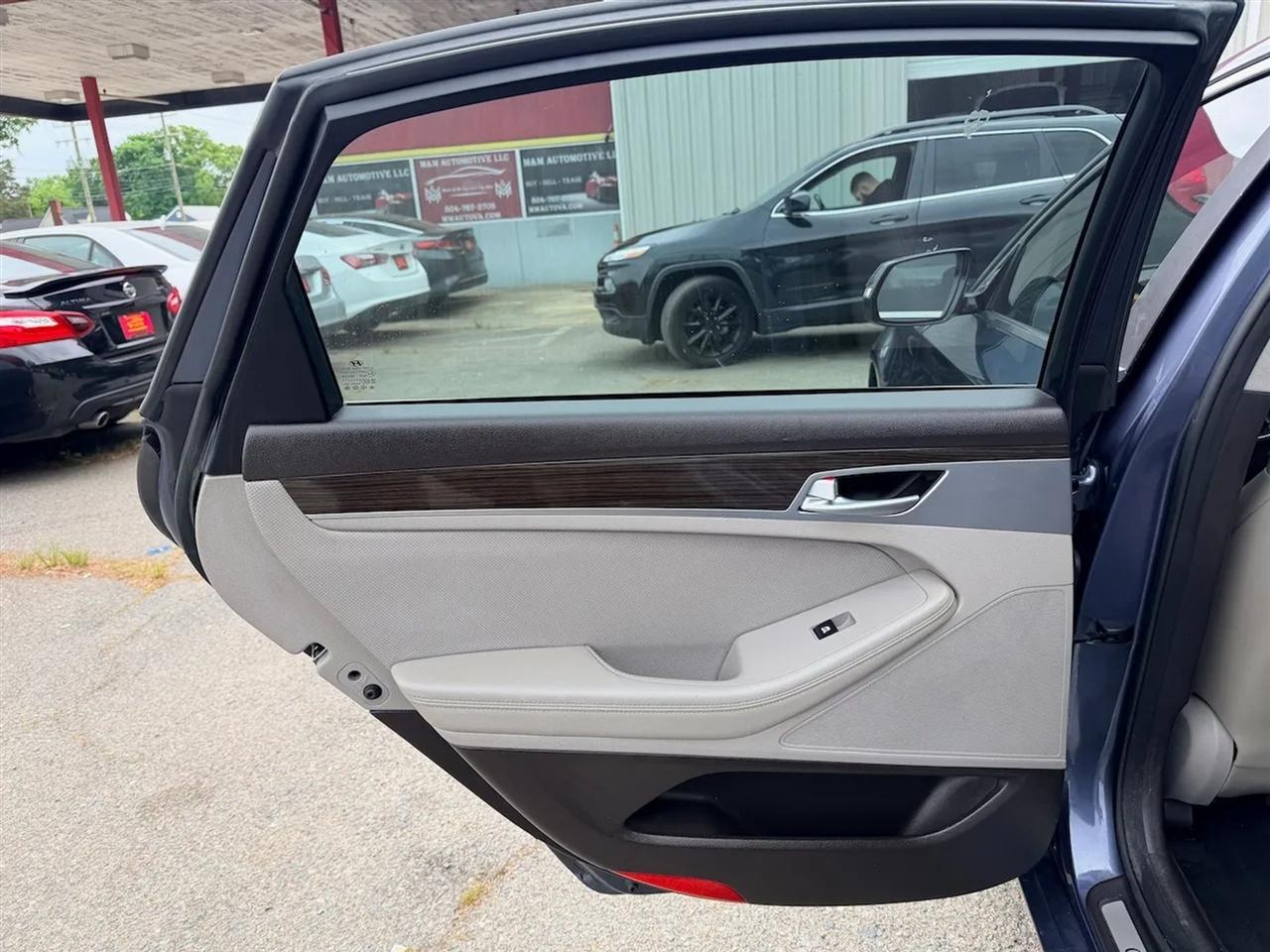 Hyundai Genesis 3.8L 2016