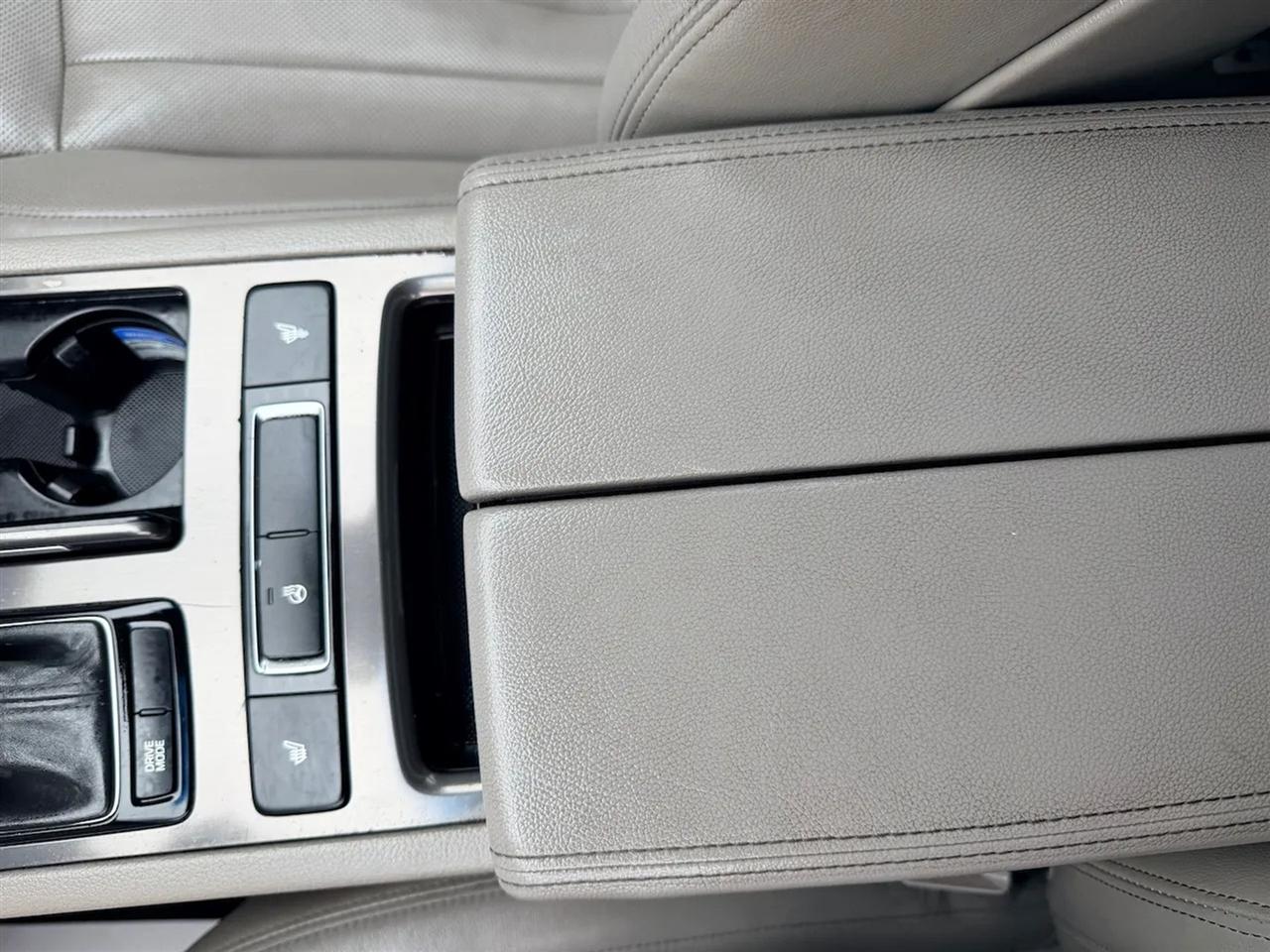 Hyundai Genesis 3.8L 2016