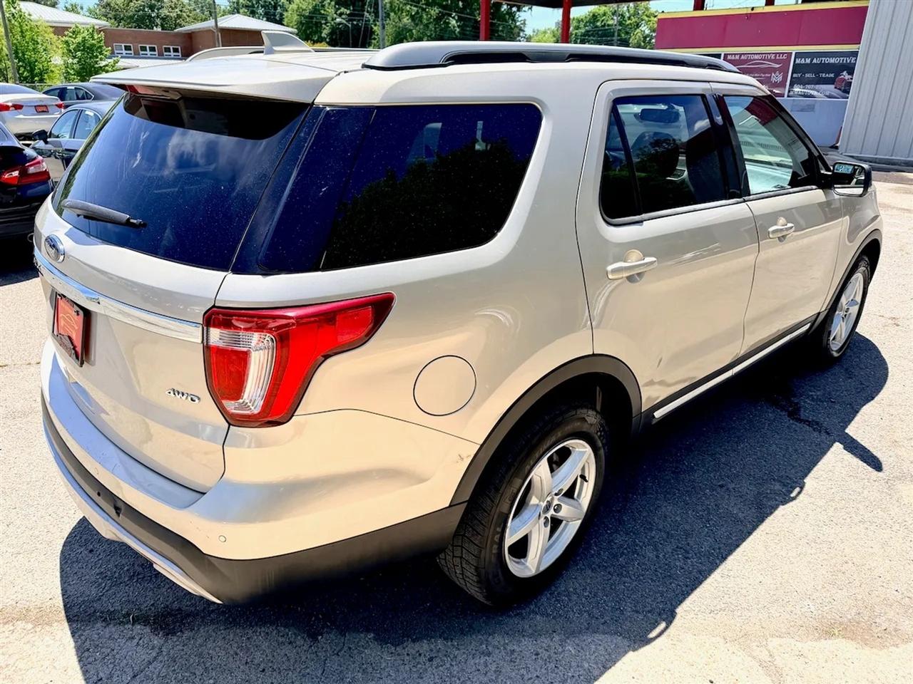 Ford Explorer XLT 4WD 2017