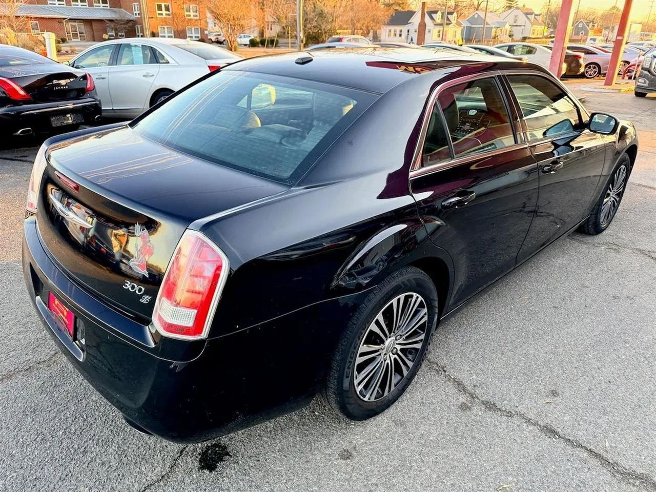 Chrysler 300 S V6 AWD 2013