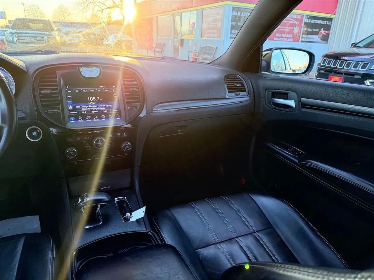 Chrysler 300 S V6 AWD 2013
