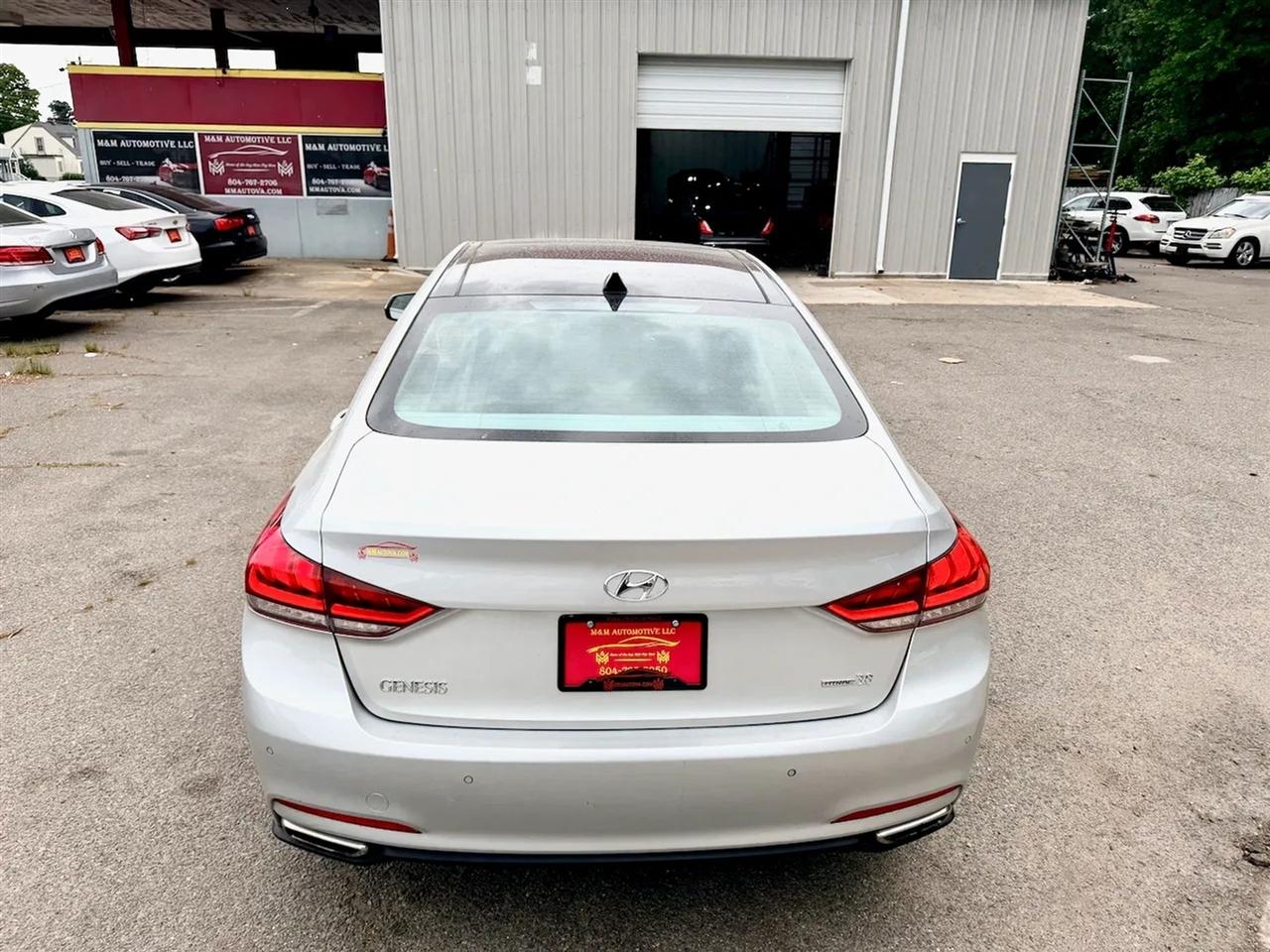 Hyundai Genesis 3.8L 2015