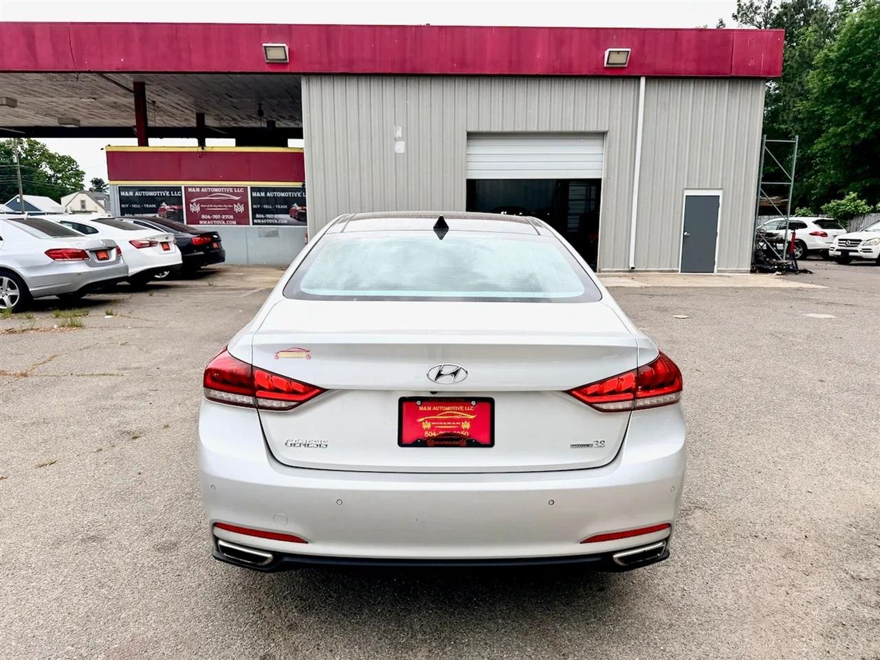Hyundai Genesis 3.8L 2015