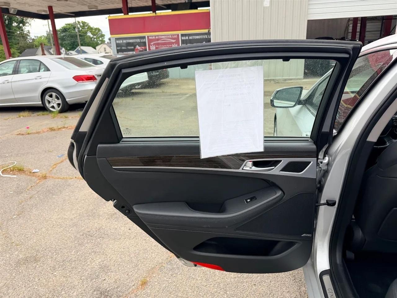 Hyundai Genesis 3.8L 2015