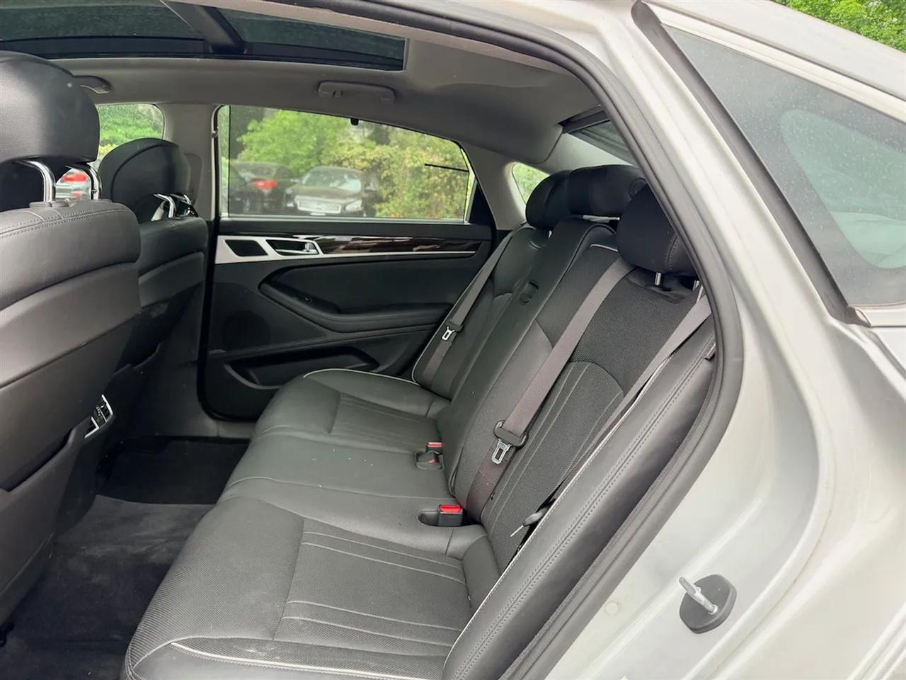 Hyundai Genesis 3.8L 2015