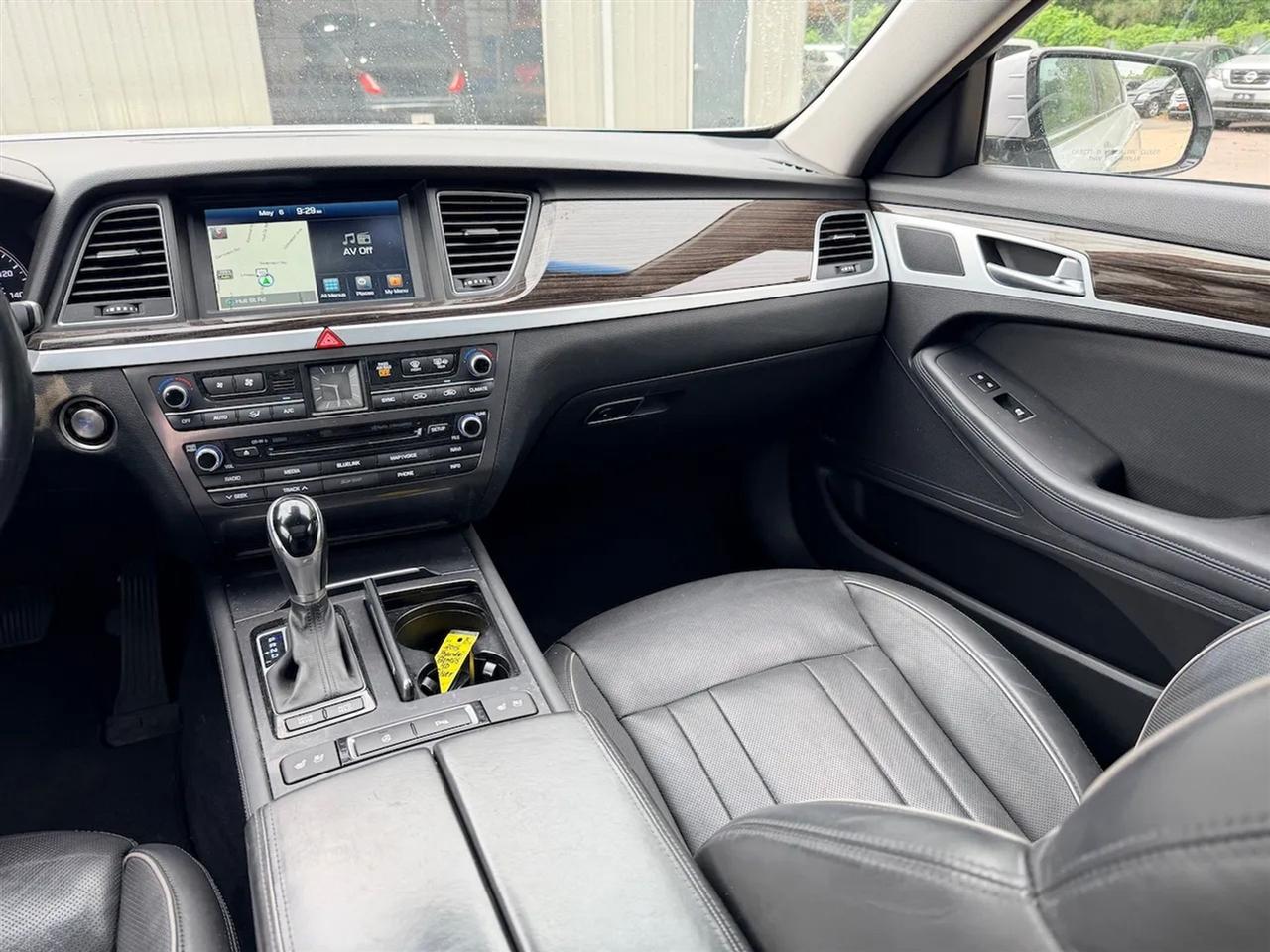 Hyundai Genesis 3.8L 2015