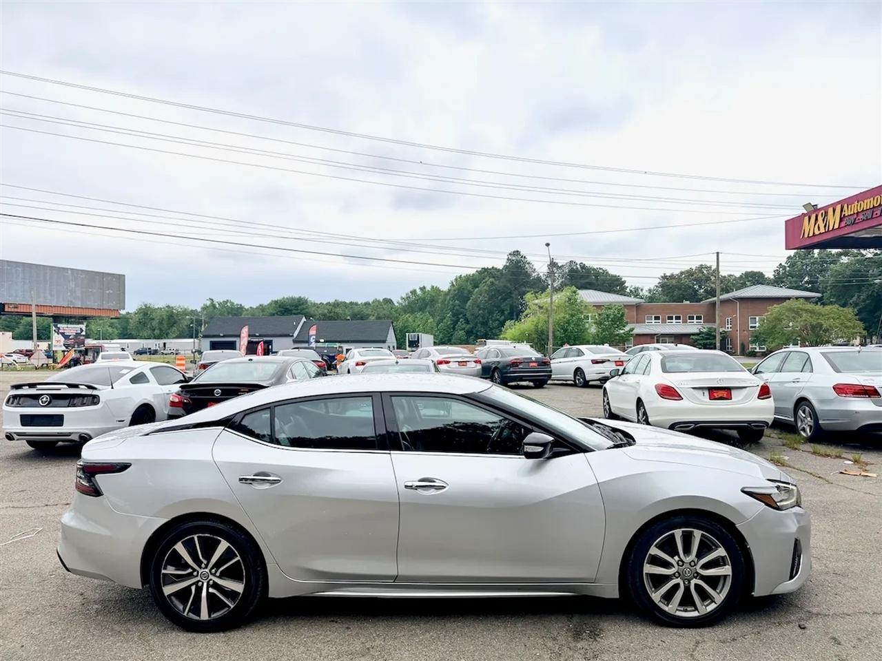Nissan Maxima 3.5 SV 2020
