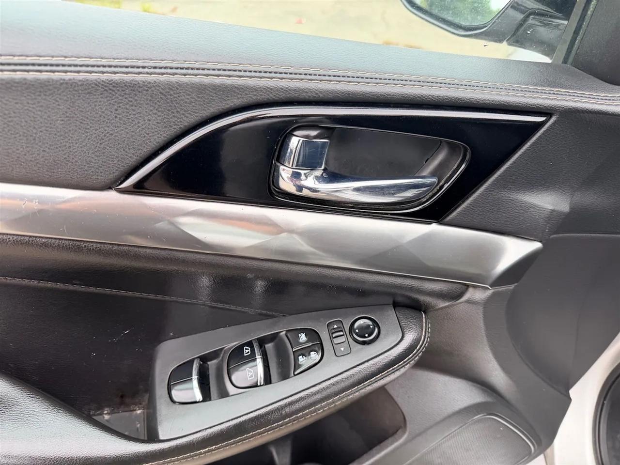 Nissan Maxima 3.5 SV 2020