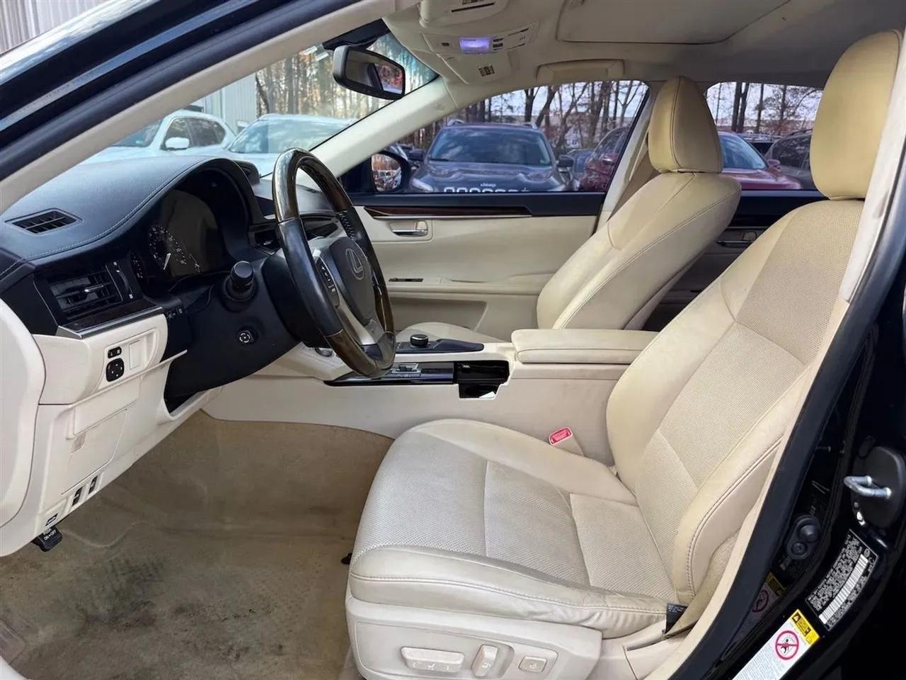 Lexus ES 350 Sedan 2014
