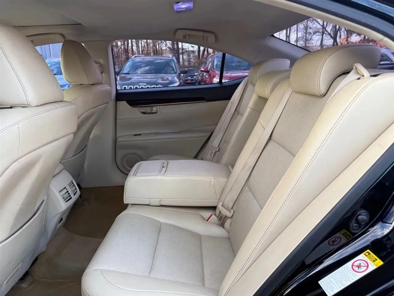 Lexus ES 350 Sedan 2014