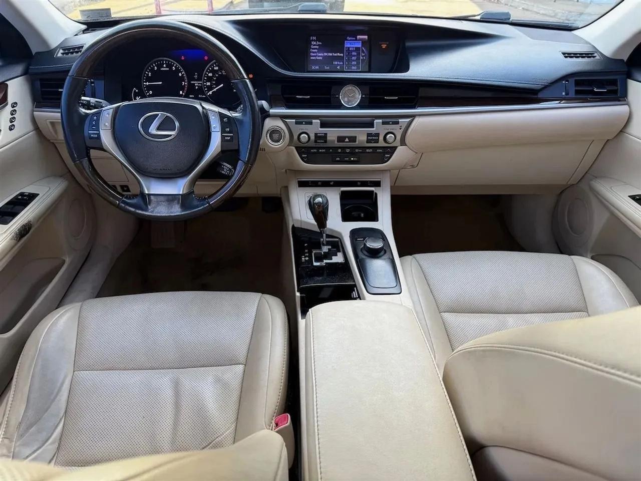 Lexus ES 350 Sedan 2014