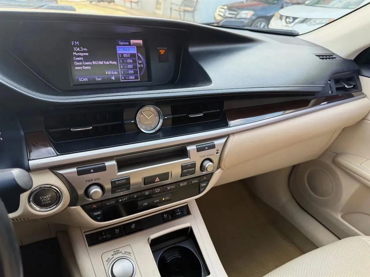 Lexus ES 350 Sedan 2014