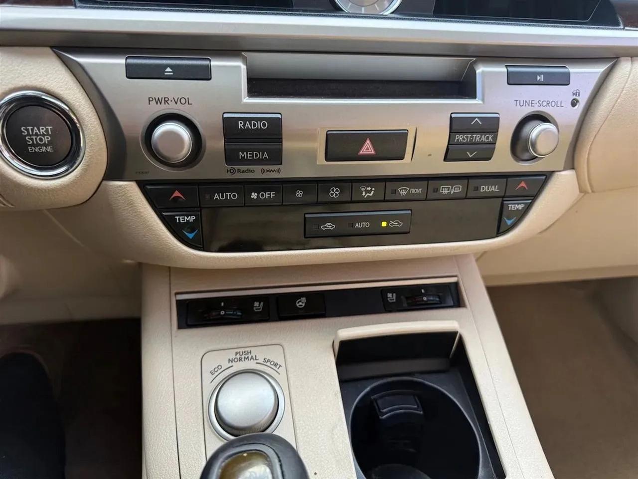 Lexus ES 350 Sedan 2014