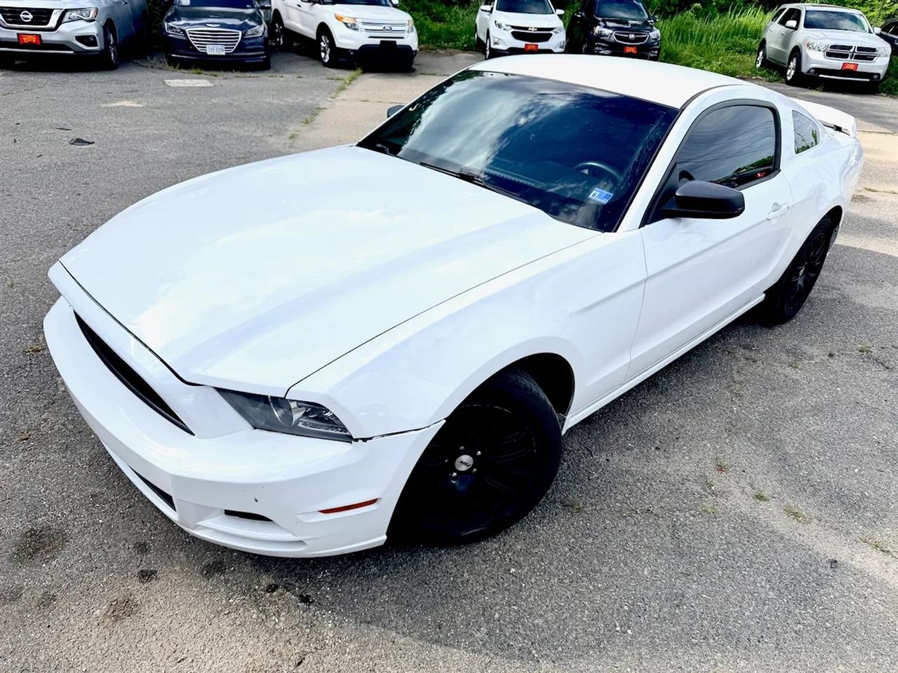 Ford Mustang V6 Coupe 2014