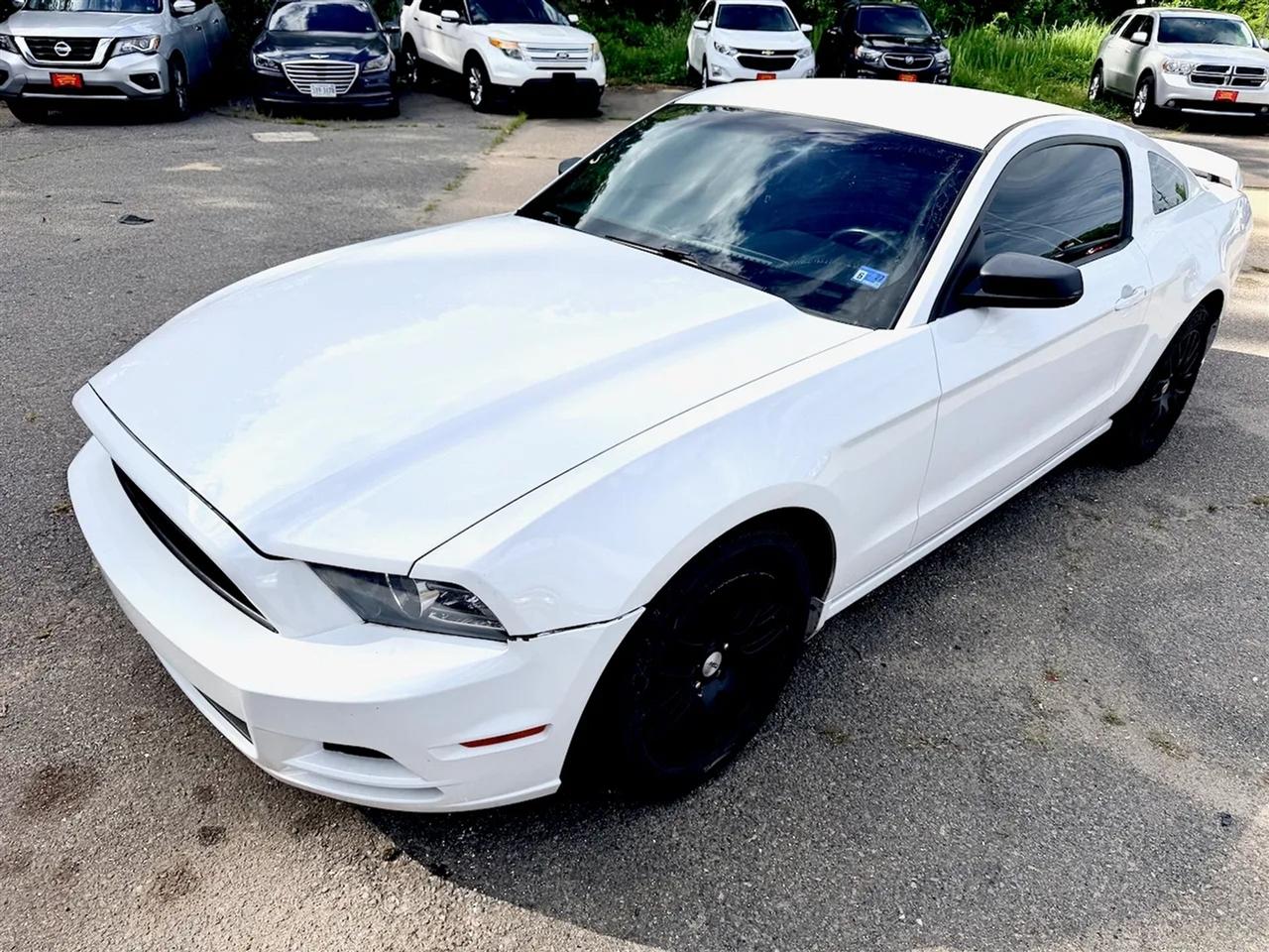Ford Mustang V6 Coupe 2014