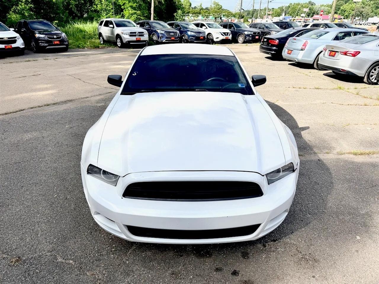 Ford Mustang V6 Coupe 2014