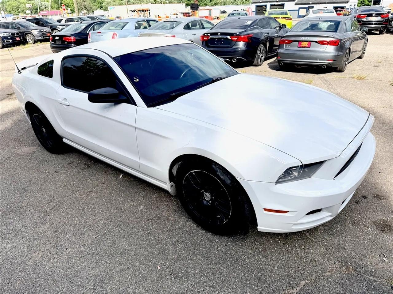 Ford Mustang V6 Coupe 2014