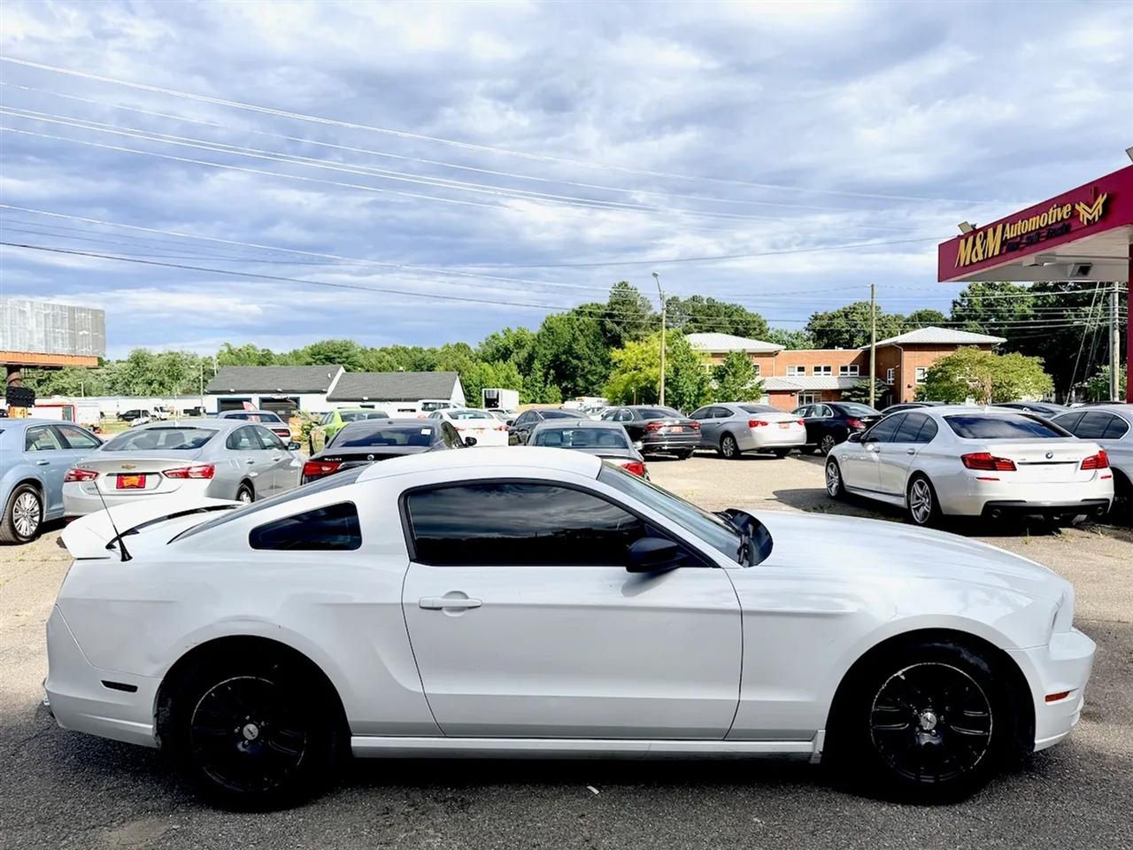 Ford Mustang V6 Coupe 2014