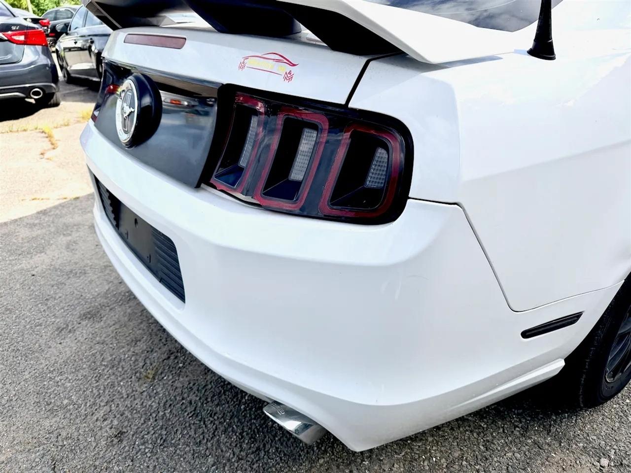 Ford Mustang V6 Coupe 2014