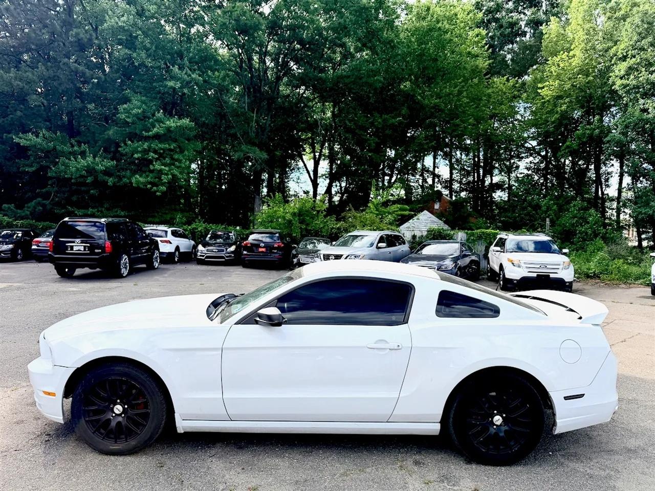 Ford Mustang V6 Coupe 2014