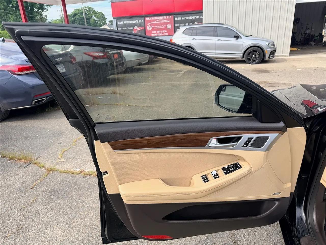 Hyundai Genesis 3.8L 2016