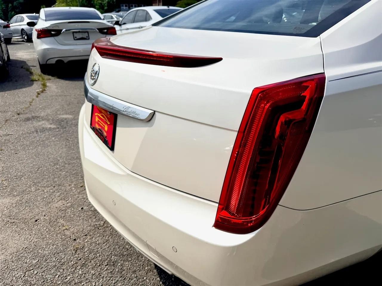 Cadillac XTS Premium 2013