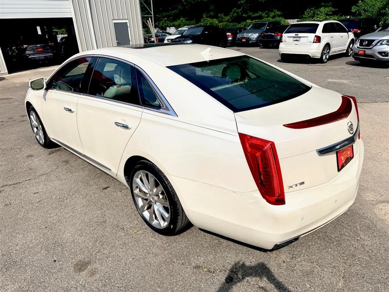 Cadillac XTS Premium 2013