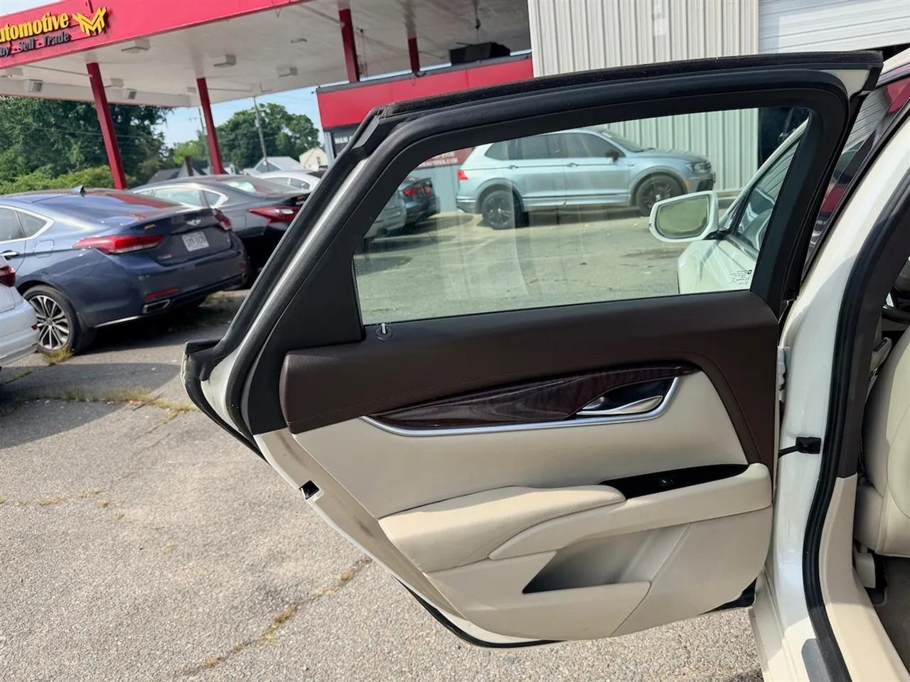 Cadillac XTS Premium 2013