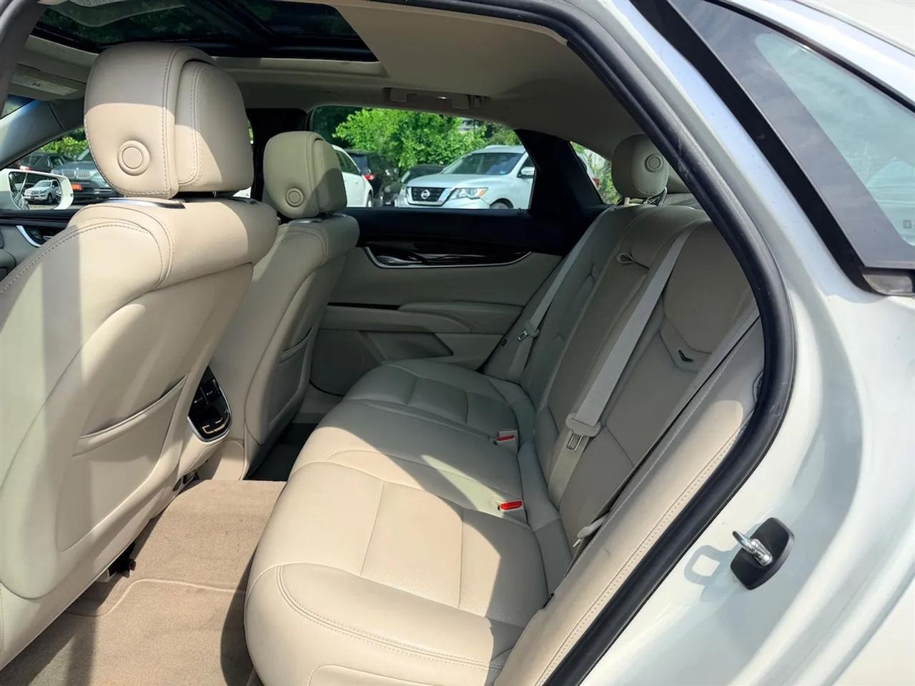 Cadillac XTS Premium 2013