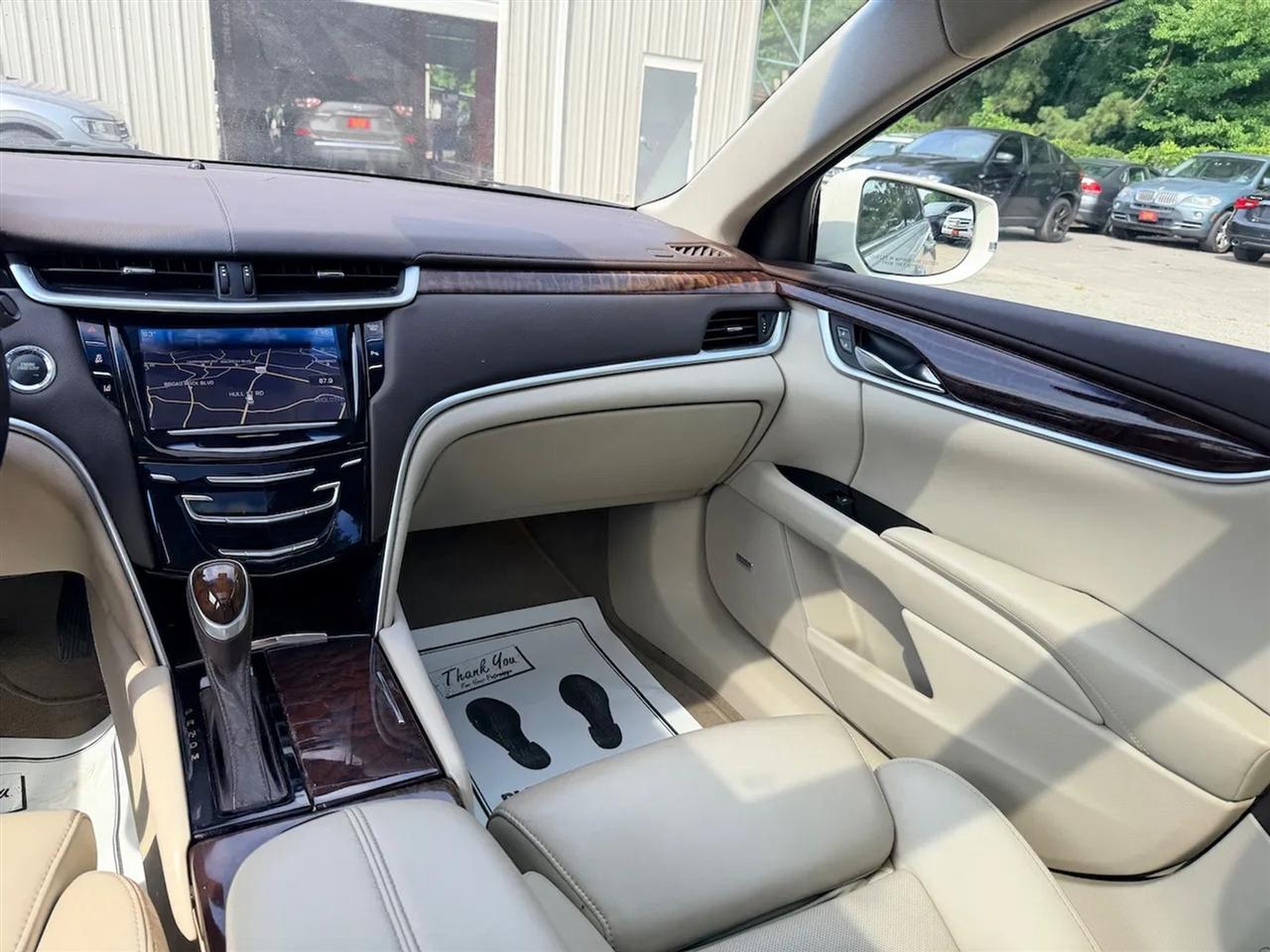 Cadillac XTS Premium 2013