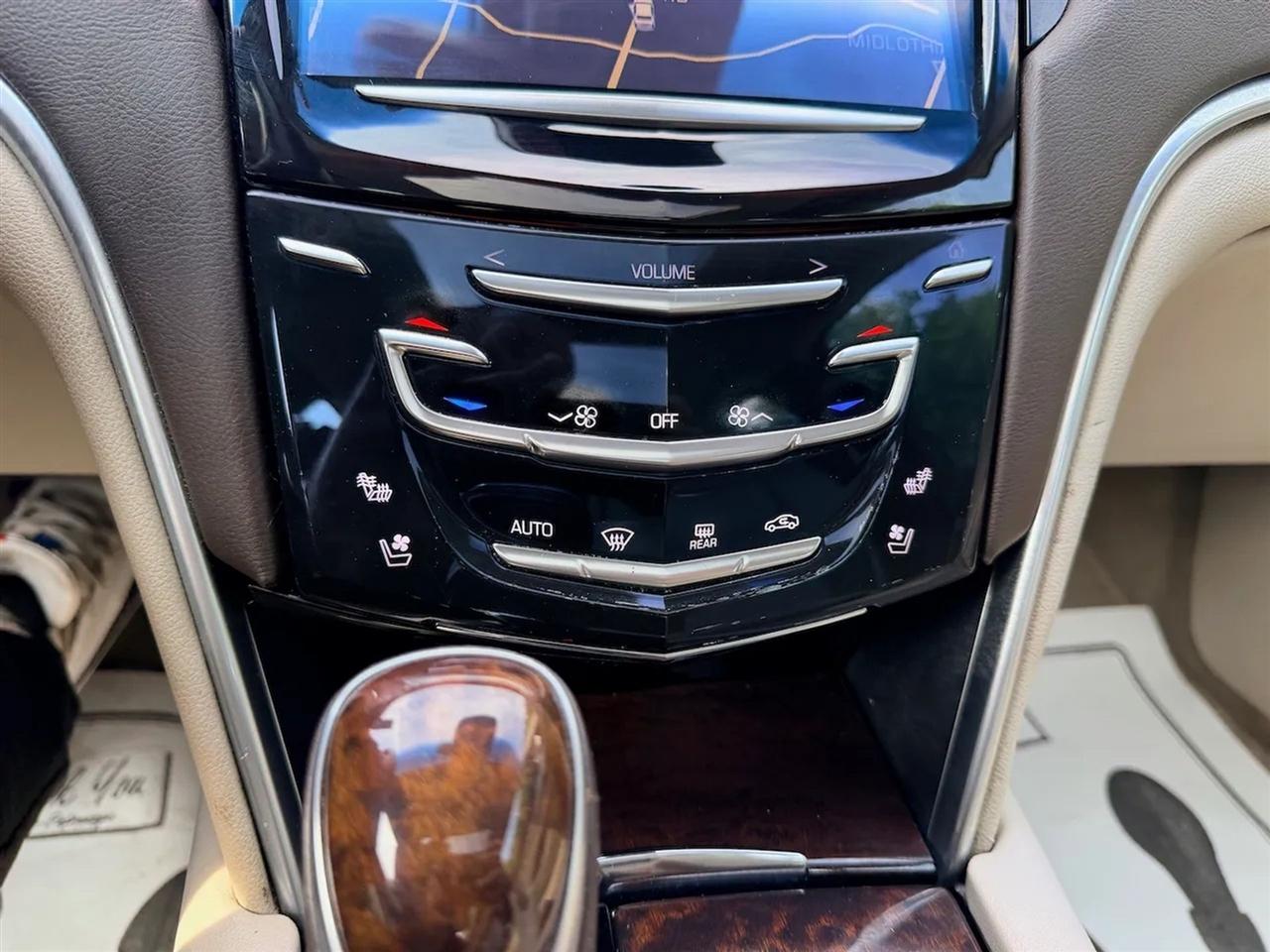 Cadillac XTS Premium 2013