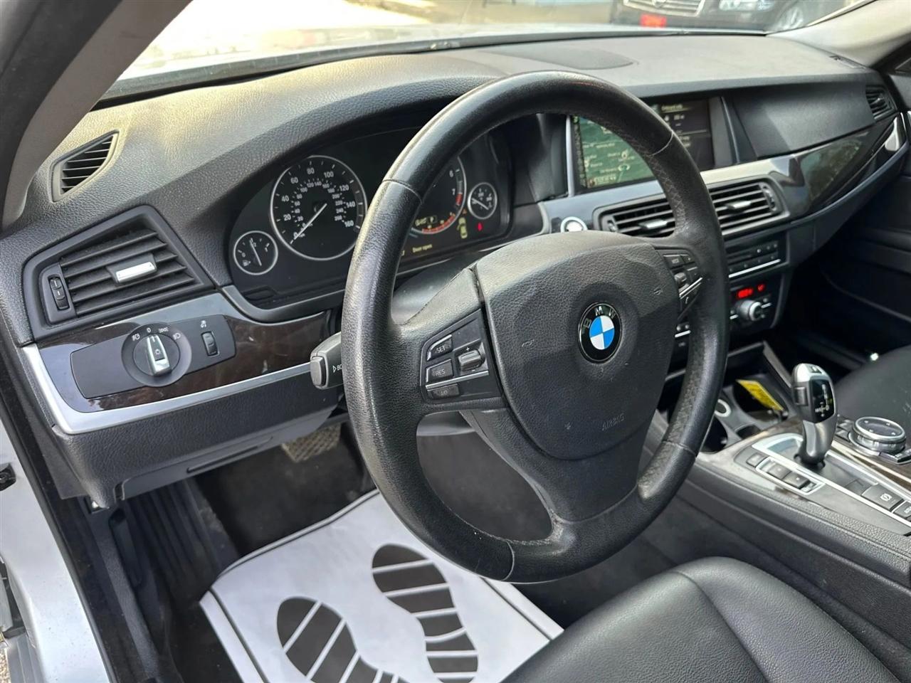 BMW 5-Series 528i 2014