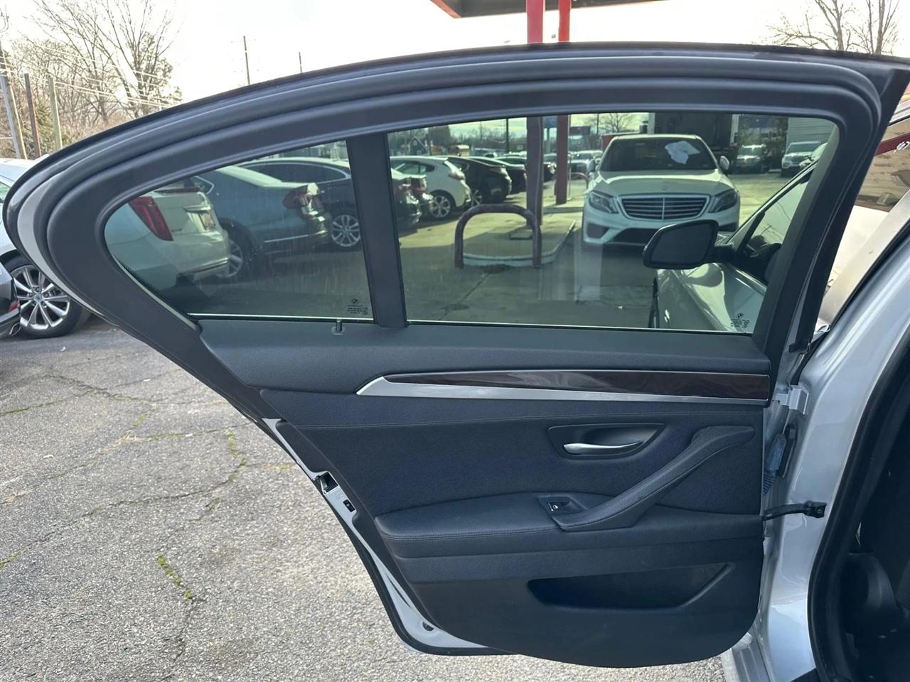 BMW 5-Series 528i 2014